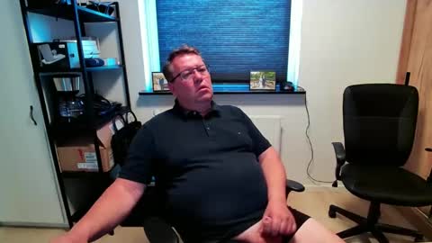 henrikrp1971 online show from May 2026 09:25:01 AM