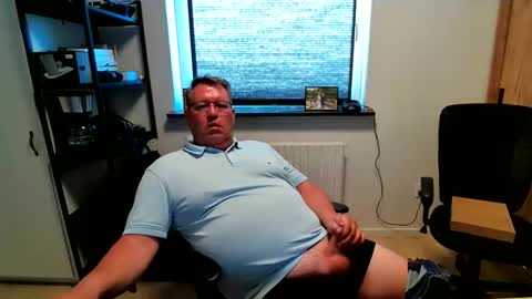 henrikrp1971 online show from May 2026 04:35:01 PM