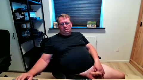 henrikrp1971 online show from June 2026 07:27:02 PM