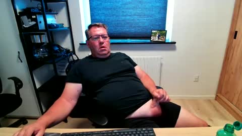 henrikrp1971 online show from July 2026 12:33:01 PM