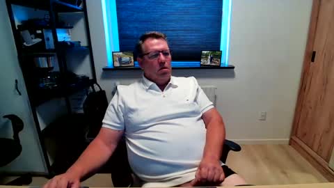 henrikrp1971 online show from July 2026 12:42:02 PM
