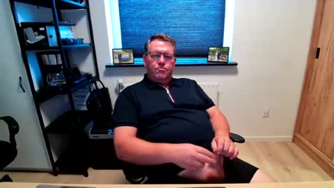 henrikrp1971 online show from July 2026 09:23:01 AM