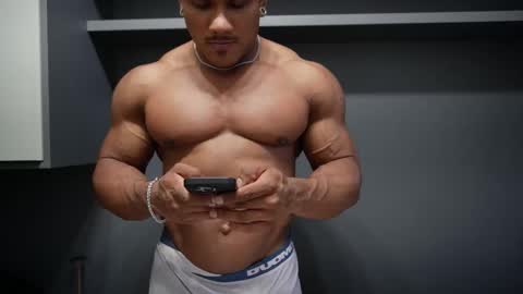 Henri online show from February 2026 09:30:01 PM