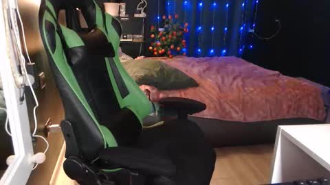 Snapshot of hentaishiing chatting on December 2025 08:05:02 PM Hentaishiing online show from December 2025 08:05:02 PM