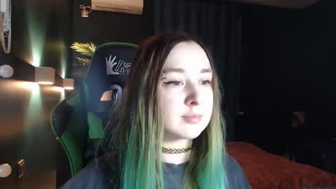 Snapshot of hentaishiing chatting on May 2026 06:37:02 PM Hentaishiing online show from May 2026 06:37:02 PM