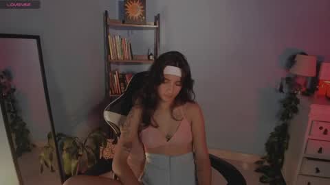 Hello I am Valentina independent Colombian model I love sensuality and pleasure welcome online show from April 2026 08:25:02 PM