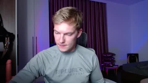 Gregblonde  Alextattoo online show from November 2025 01:37:01 PM