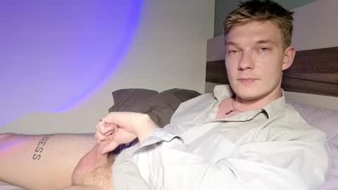 Snapshot of hercules__ chatting on June 2026 05:32:01 PM Gregblonde Alextattoo online show from June 2026 05:32:01 PM