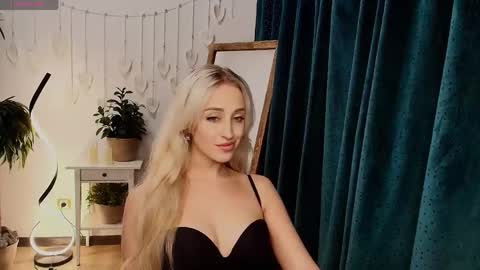 Snapshot of here_wego_again_ chatting on May 2026 02:29:01 AM Elise online show from May 2026 02:29:01 AM