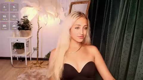 Snapshot of here_wego_again_ chatting on August 2026 02:25:01 AM Elise online show from August 2026 02:25:01 AM