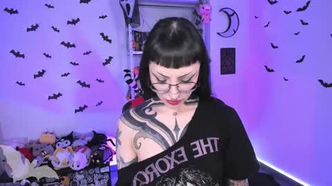 Snapshot of herinfernalmajesty chatting on October 2025 02:35:01 AM  Marie  online show from October 2025 02:35:01 AM