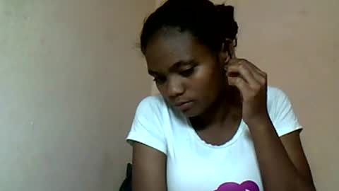 herisse01 online show from June 2026 07:17:01 PM