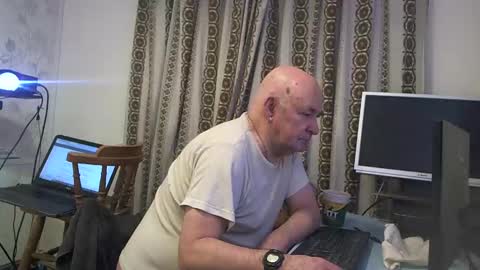 Snapshot of hermeneutika chatting on January 2025 05:50:01 AM mature online show from January 2025 05:50:01 AM