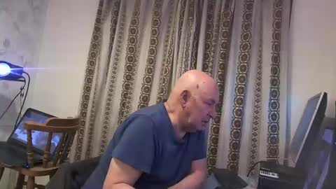 Snapshot of hermeneutika chatting on January 2025 07:04:01 AM mature online show from January 2025 07:04:01 AM