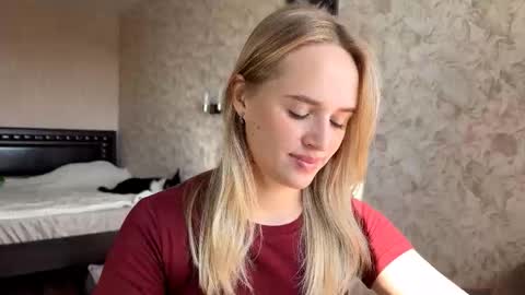 Sylvia online show from September 2025 08:03:01 AM