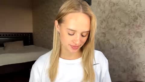 Sylvia online show from September 2025 07:55:02 AM
