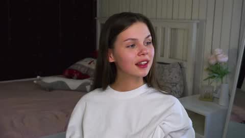 Nicole online show from April 2026 07:27:01 PM