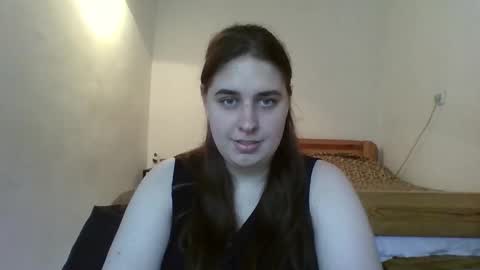 hess_luna_ online show from September 2025 10:30:01 AM