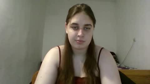 hess_luna_ online show from September 2025 10:42:01 AM