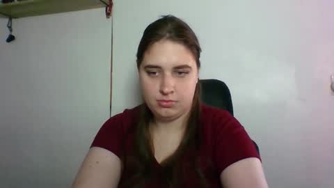 hess_luna_ online show from October 2025 09:09:01 AM