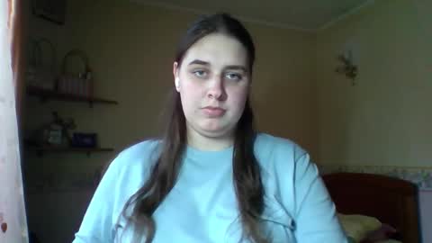 hess_luna_ online show from October 2025 10:16:02 AM