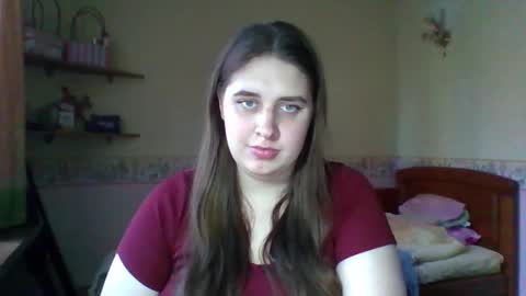 hess_luna_ online show from November 2025 10:14:01 AM