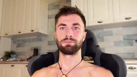 Arnold online show from November 2025 09:11:01 PM