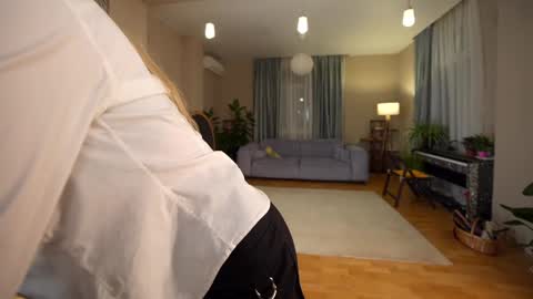 Alina online show from November 2025 03:54:01 PM