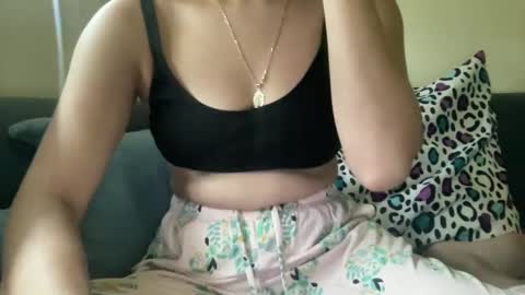 Snapshot of heybluebabe chatting on September 2025 05:13:01 PM Blue online show from September 2025 05:13:01 PM