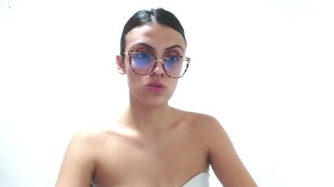 Snapshot of hhayek_eva7 chatting on January 2025 01:05:02 AM Eva online show from January 2025 01:05:02 AM