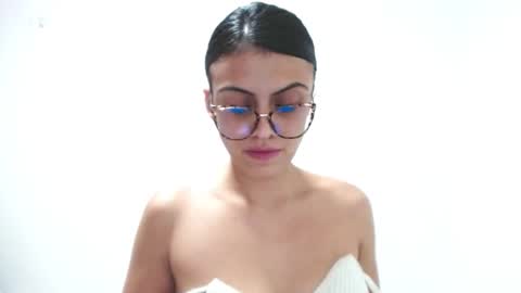 Snapshot of hhayek_eva7 chatting on January 2025 02:06:01 AM Eva online show from January 2025 02:06:01 AM