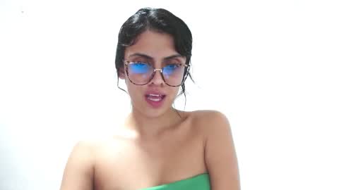 Snapshot of hhayek_eva7 chatting on January 2025 01:01:01 AM Eva online show from January 2025 01:01:01 AM