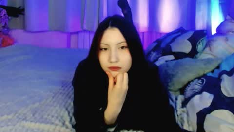 Lina online show from December 2025 08:57:01 PM