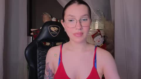 Evangelina or Evie online show from December 2025 12:44:02 PM