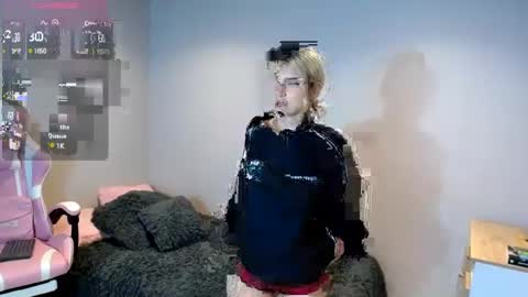 hi_scarlett online show from February 2025 12:14:02 PM