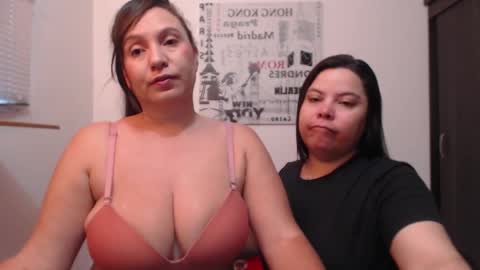 Snapshot of hidden_tinna chatting on October 2025 11:09:02 AM Tinna online show from October 2025 11:09:02 AM
