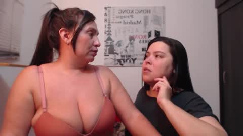 Tinna online show from October 2025 11:20:01 PM