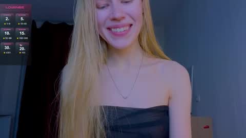 Snapshot of hihi_im_chloe chatting on November 2025 12:00:02 AM Chloe online show from November 2025 12:00:02 AM