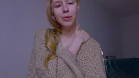 Snapshot of hihi_im_chloe chatting on November 2025 05:29:02 AM Chloe online show from November 2025 05:29:02 AM