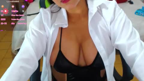 hiilary online show from October 2025 09:37:02 PM