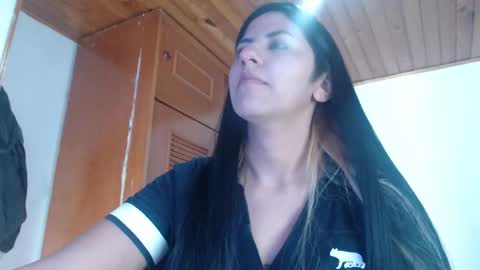 hilaril18 online show from September 2025 07:24:02 PM