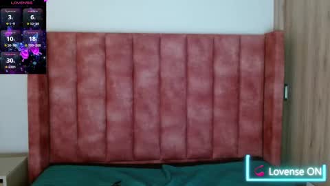 hilary thompson online show from December 2024 04:28:01 PM