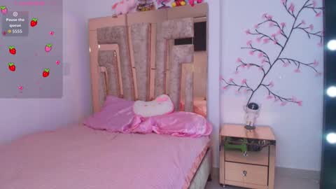 LUNA new account  FOLLOW ME online show from December 2025 11:21:02 PM