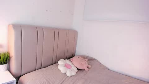 Hila online show from December 2025 12:29:01 AM