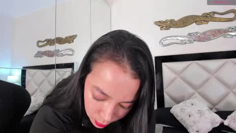 Hillary online show from September 2025 07:35:01 PM