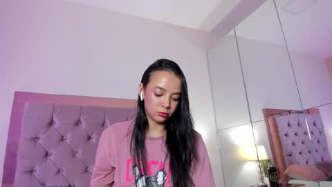 Hillary online show from November 2025 03:08:02 AM