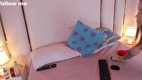 Hillary online show from February 2025 01:55:01 AM