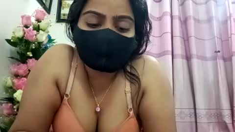 himuhimu22 online show from February 2025 04:35:02 PM