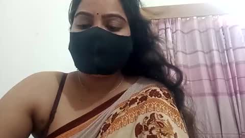 himuhimu22 online show from October 2025 06:52:01 PM