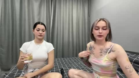 Snapshot of hina_uwu chatting on December 2025 08:56:02 AM Hina online show from December 2025 08:56:02 AM